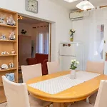 Apartman Sea Line *